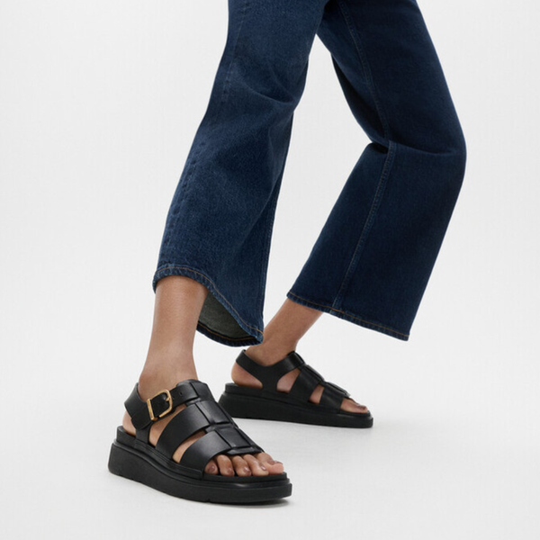 FitFlop Gen FF Leather Fisherman Sandals  - All Black