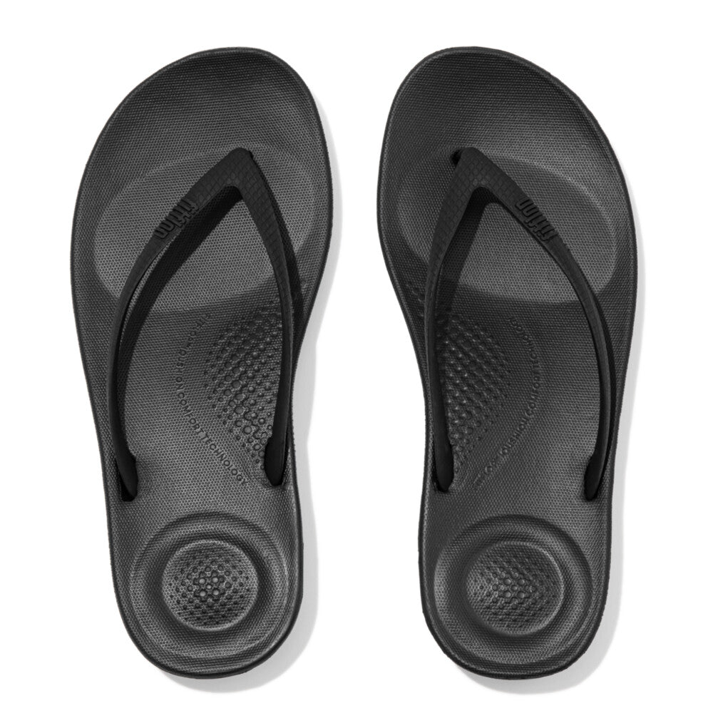 FitFlop IQushion Ergonomic Flipflop -  All Black Sandals